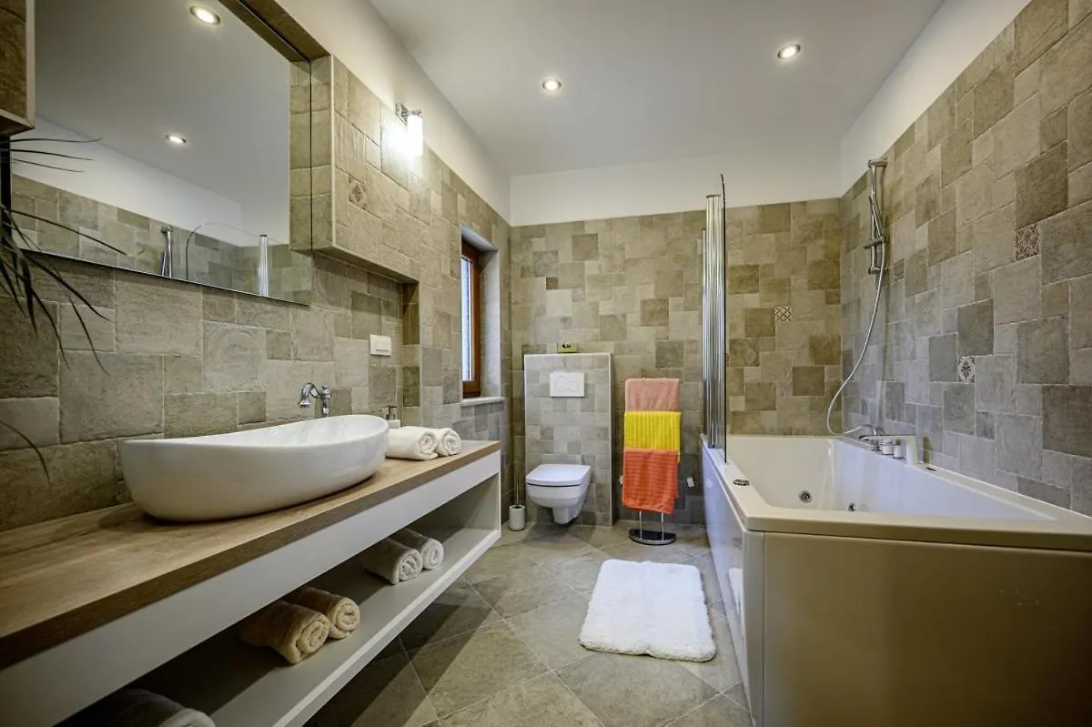 Villa Dajana In Zajci - Haus Fuer 8-10 Personen Potpican 0*,