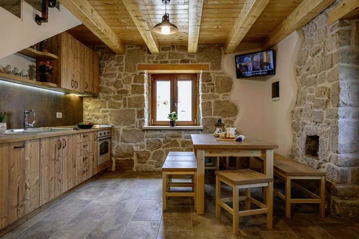 Villa Dajana In Zajci - Haus Fuer 8-10 Personen Potpican