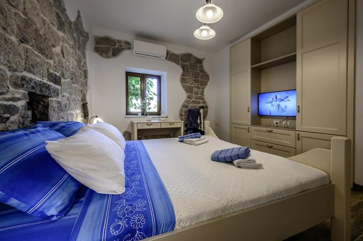 Villa Dajana In Zajci - Haus Fuer 8-10 Personen Potpican
