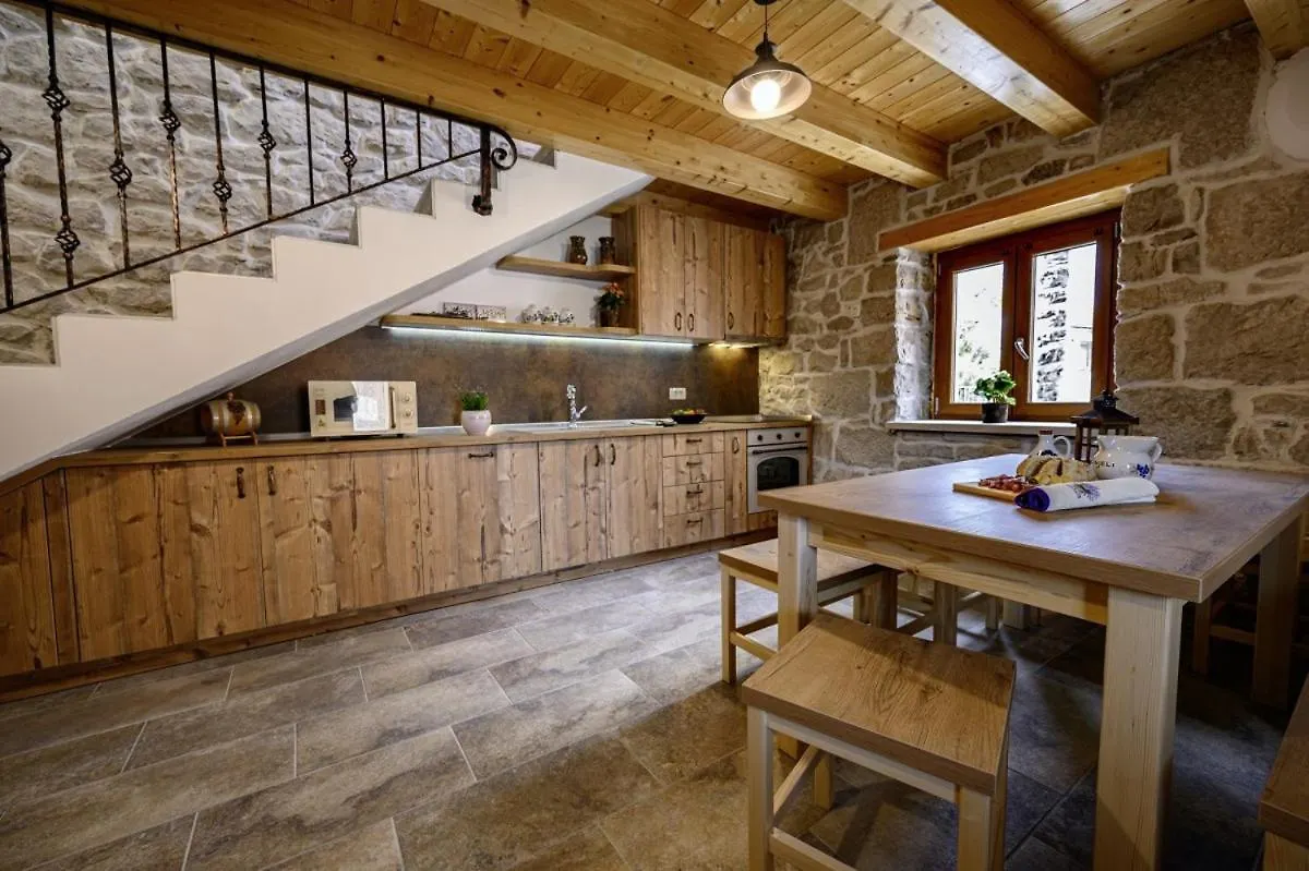 Villa Dajana In Zajci - Haus Fuer 8-10 Personen Potpican Croatia