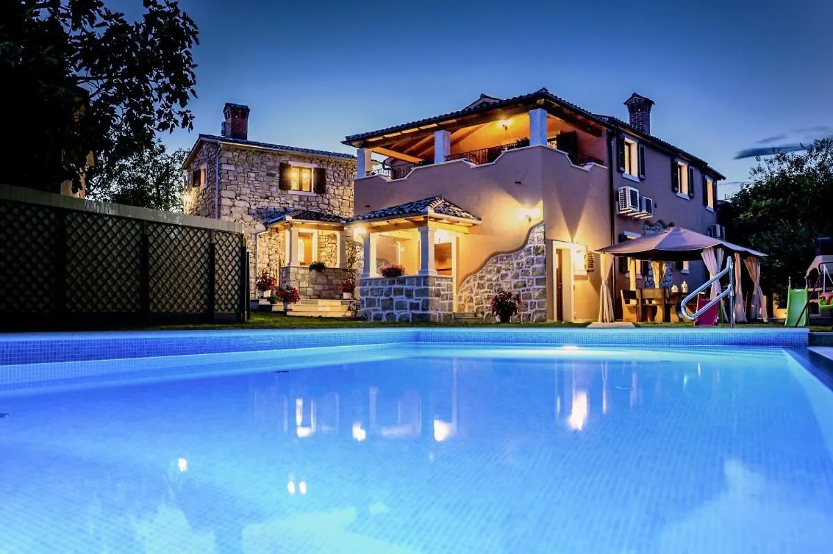 Villa Dajana In Zajci - Haus Fuer 8-10 Personen Potpican