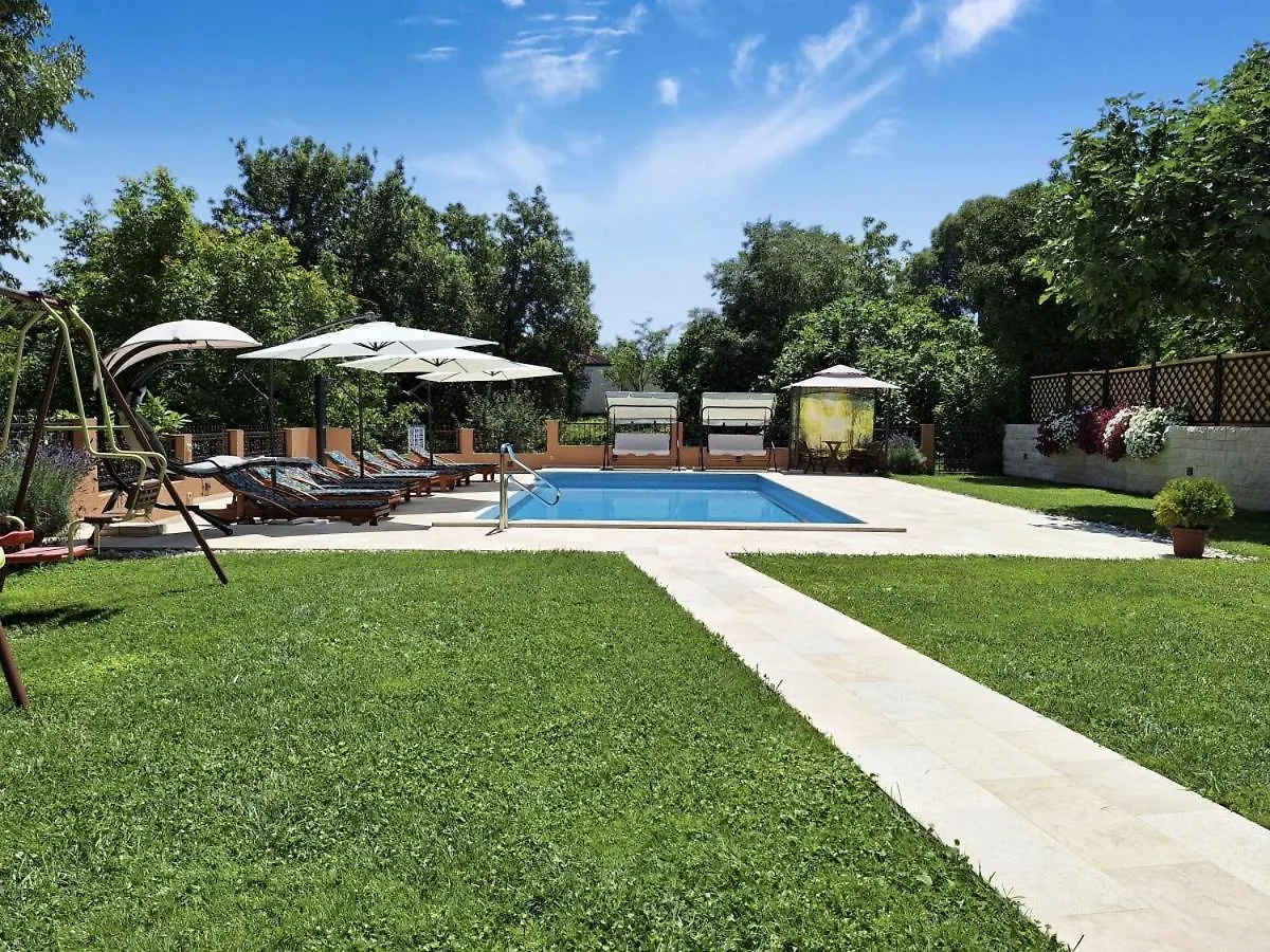 Villa Dajana In Zajci - Haus Fuer 8-10 Personen Potpican Croatia