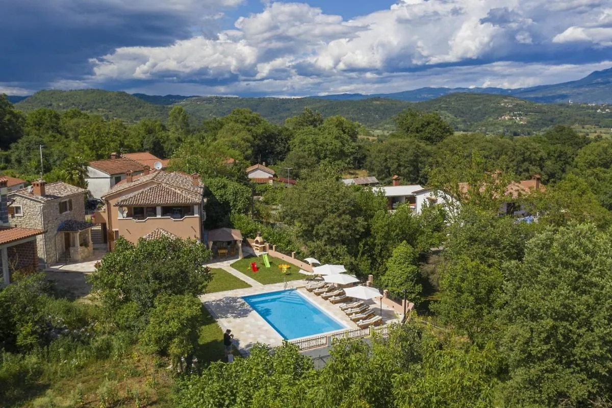 Villa Dajana In Zajci - Haus Fuer 8-10 Personen Potpican